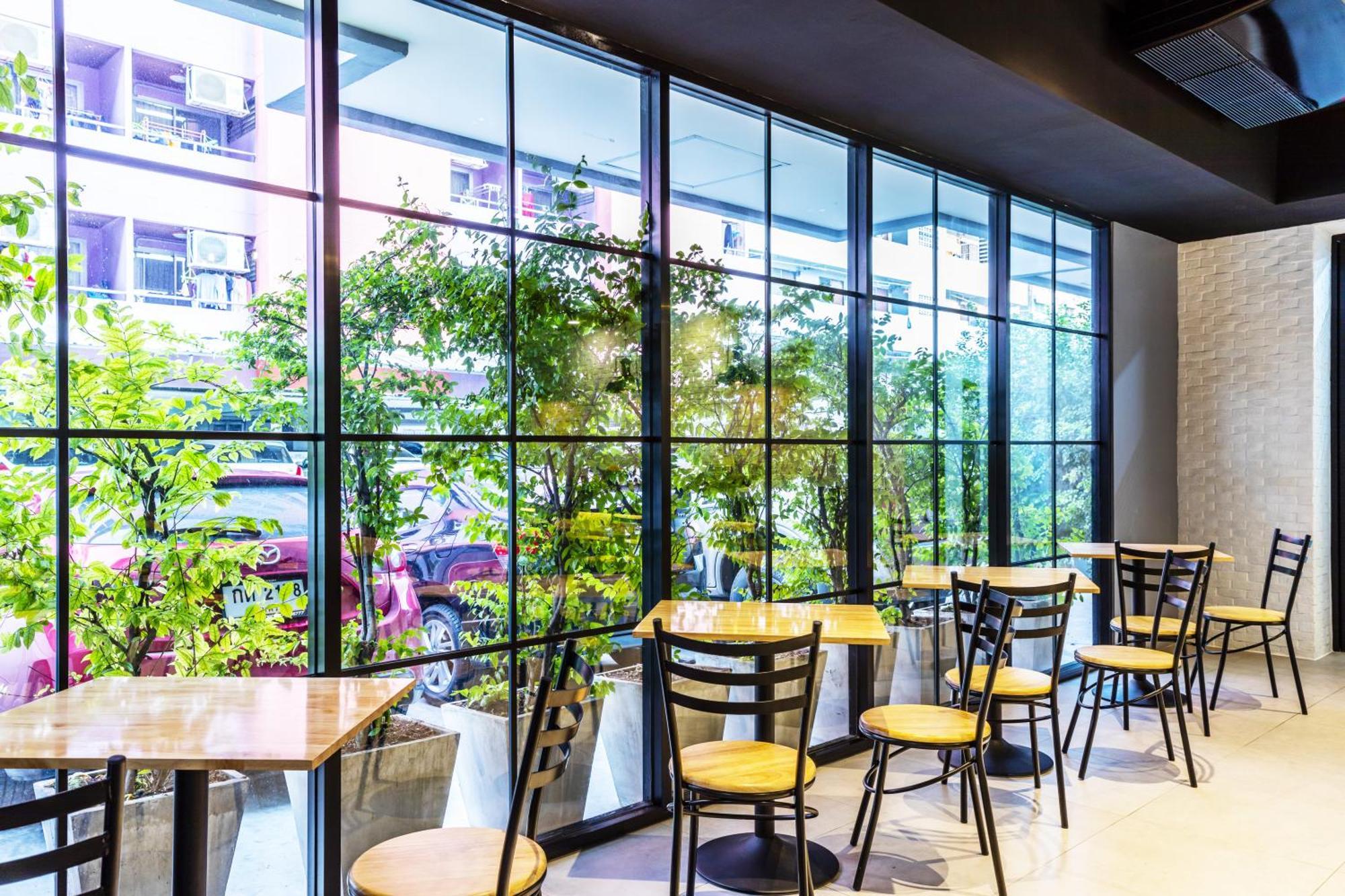 Aliz Hotel 논타부리 외부 사진