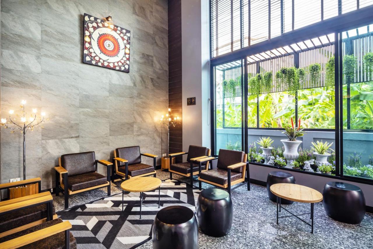Aliz Hotel 논타부리 외부 사진