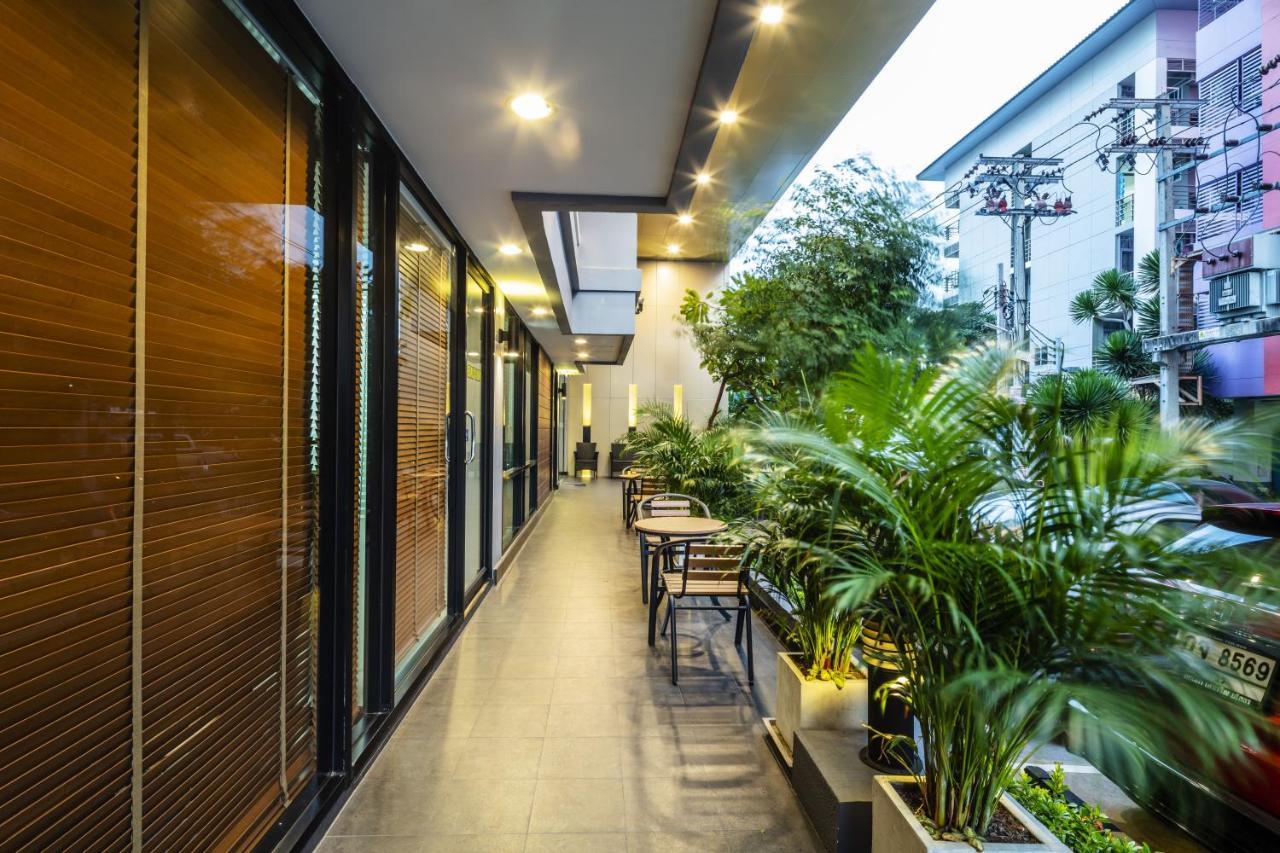 Aliz Hotel 논타부리 외부 사진