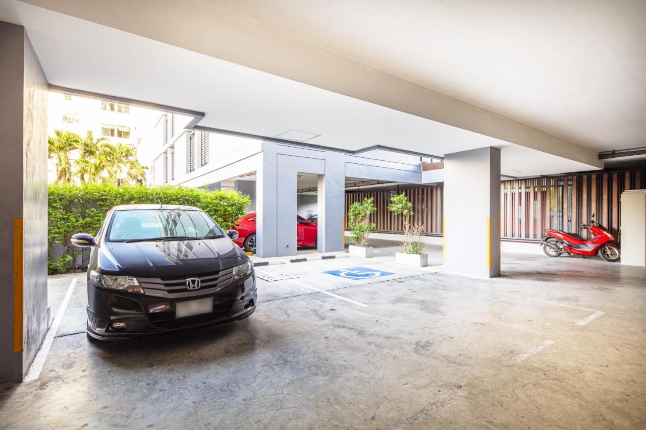Aliz Hotel 논타부리 외부 사진